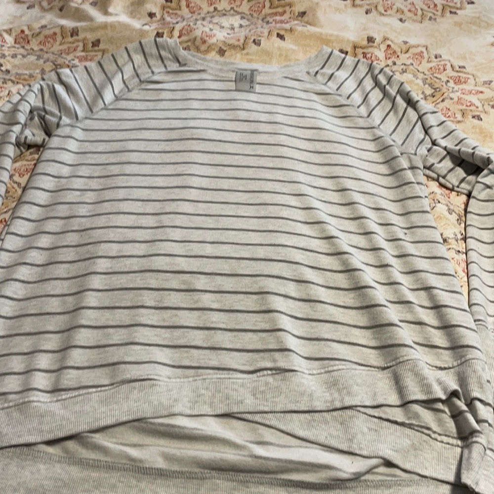 Danskins sweater